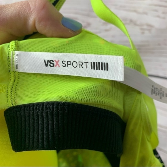 VSX Paint Splatter Padded Sports Bra 32C - Picture 7 of 8